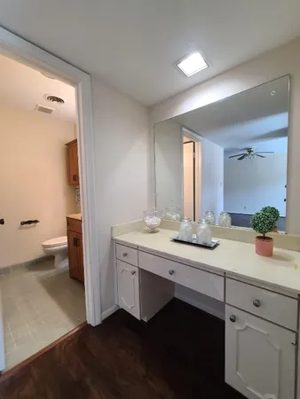 $2,000 | 2047 Winrock Boulevard, Unit 61, Houston, TX 77057