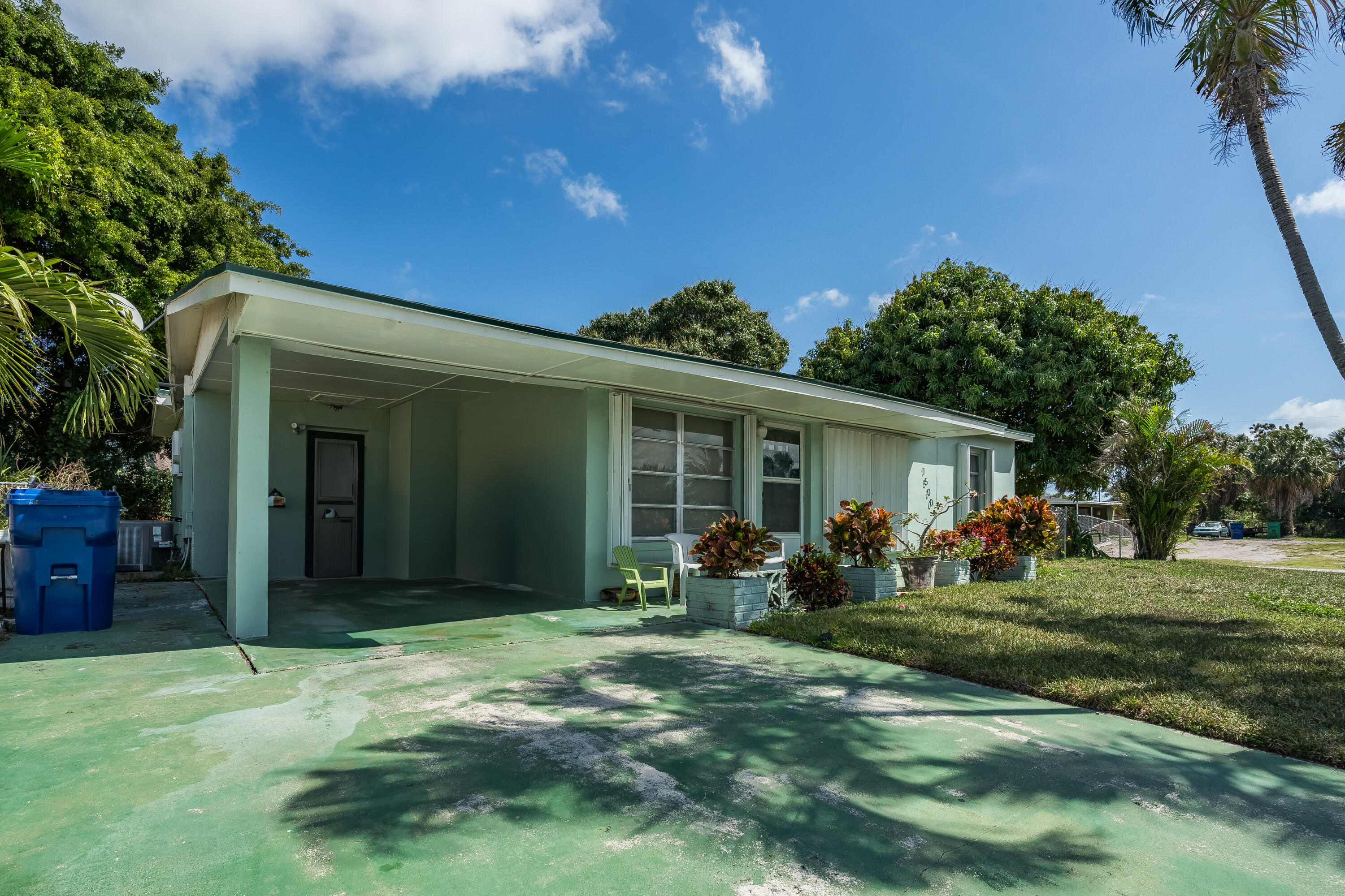 1500 West 12th Court Riviera Beach, FL 33404 - Photo 2 of 26 1500out-6