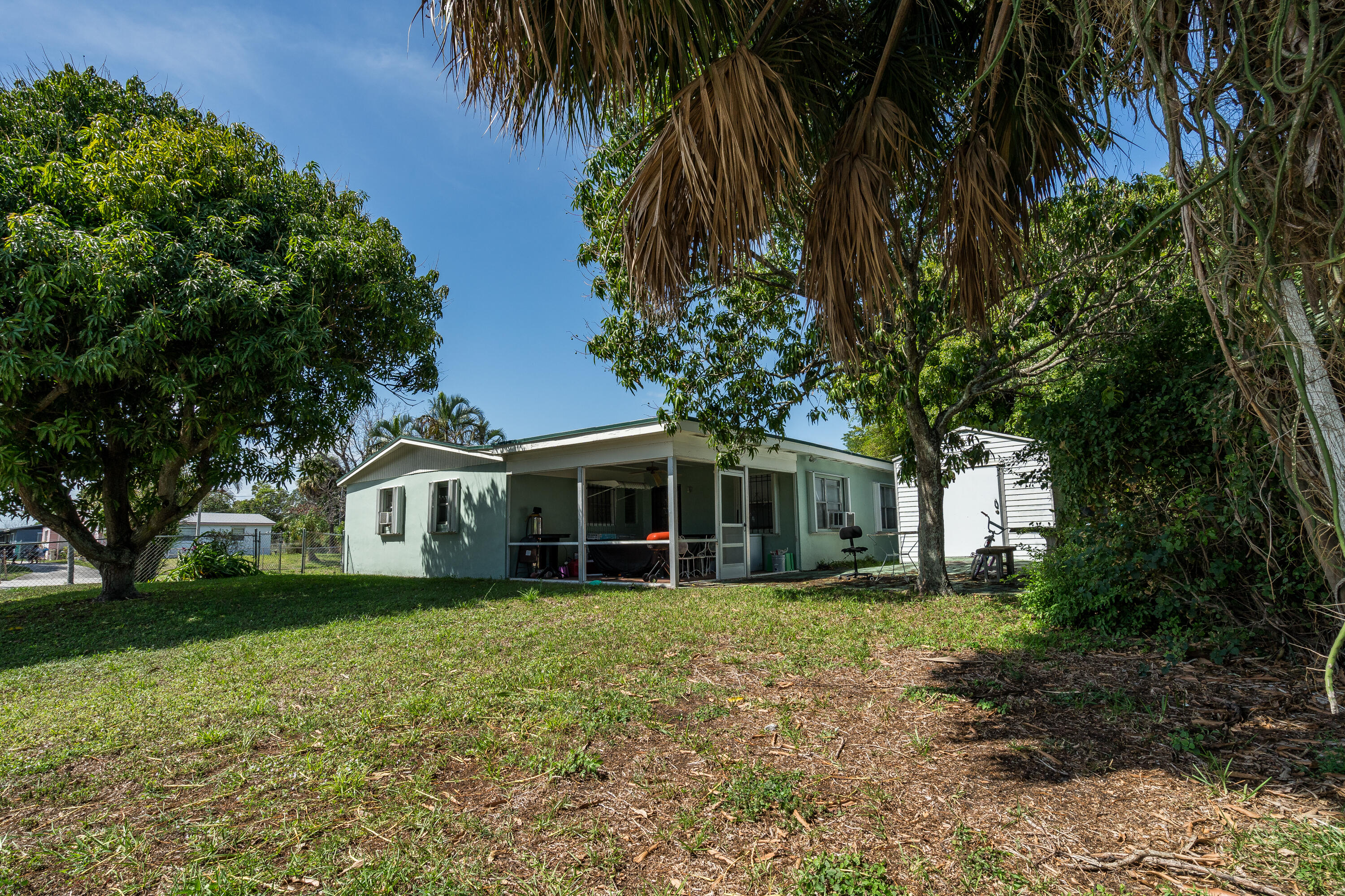 1500 West 12th Court Riviera Beach, FL 33404 - Photo 3 of 26 1500out-3