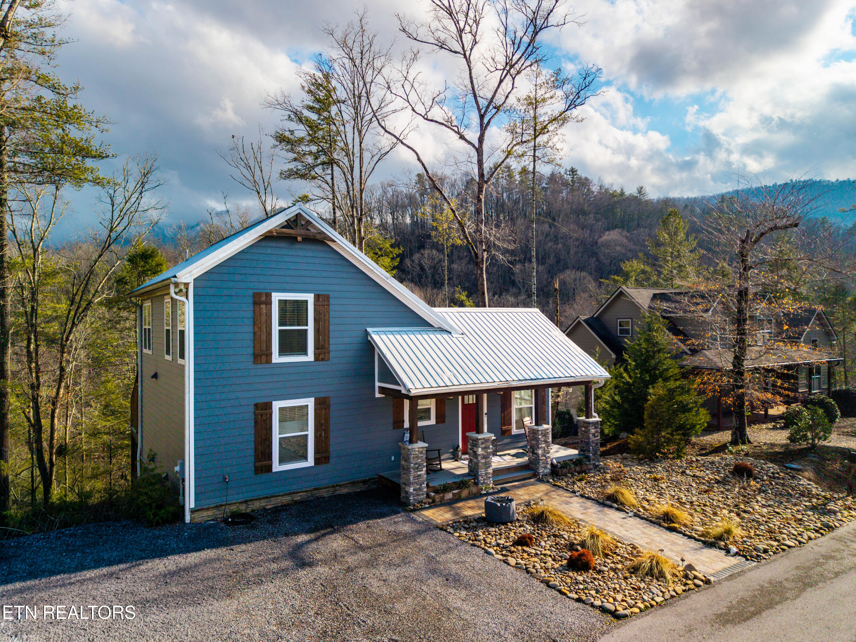 194 Cold Springs Trace Townsend, TN 37882 - Photo 3 of 38 194ColdSpringsTrce-1