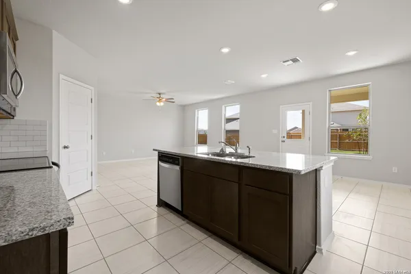 $1,795 | 10119 Jardin Verde, San Antonio, TX 78224