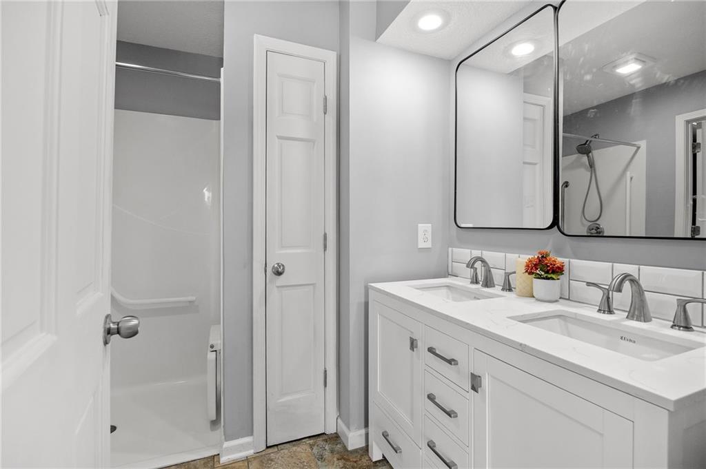 9406 Southwest State Rte Jj St. Joseph, MO 64504 - Photo 14 of 35 Gallery Image 14