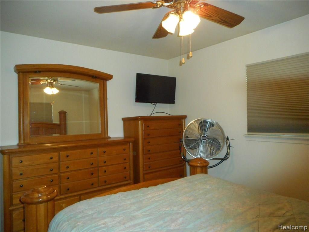 17544 Clark Street Riverview, MI 48193 - Photo 43 of 61 MASTER