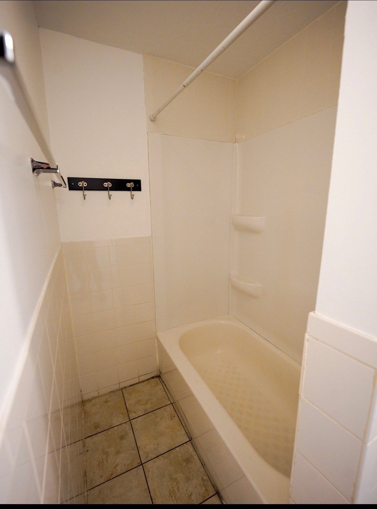 4 Greenwood Street, Unit 3ROOM Worcester, MA 01607 - Photo 7 of 13 Gallery Image 7