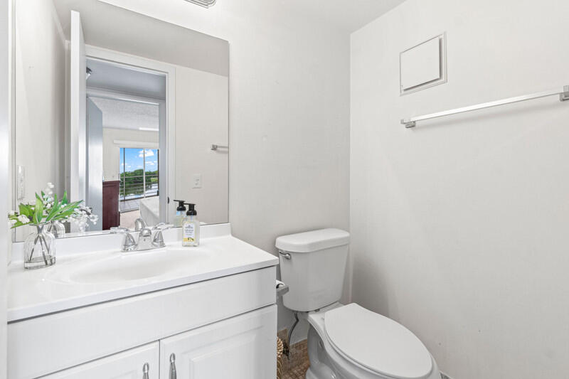 3051 Ainslie Drive Boca Raton, FL 33434 - Photo 13 of 17 Half Bath