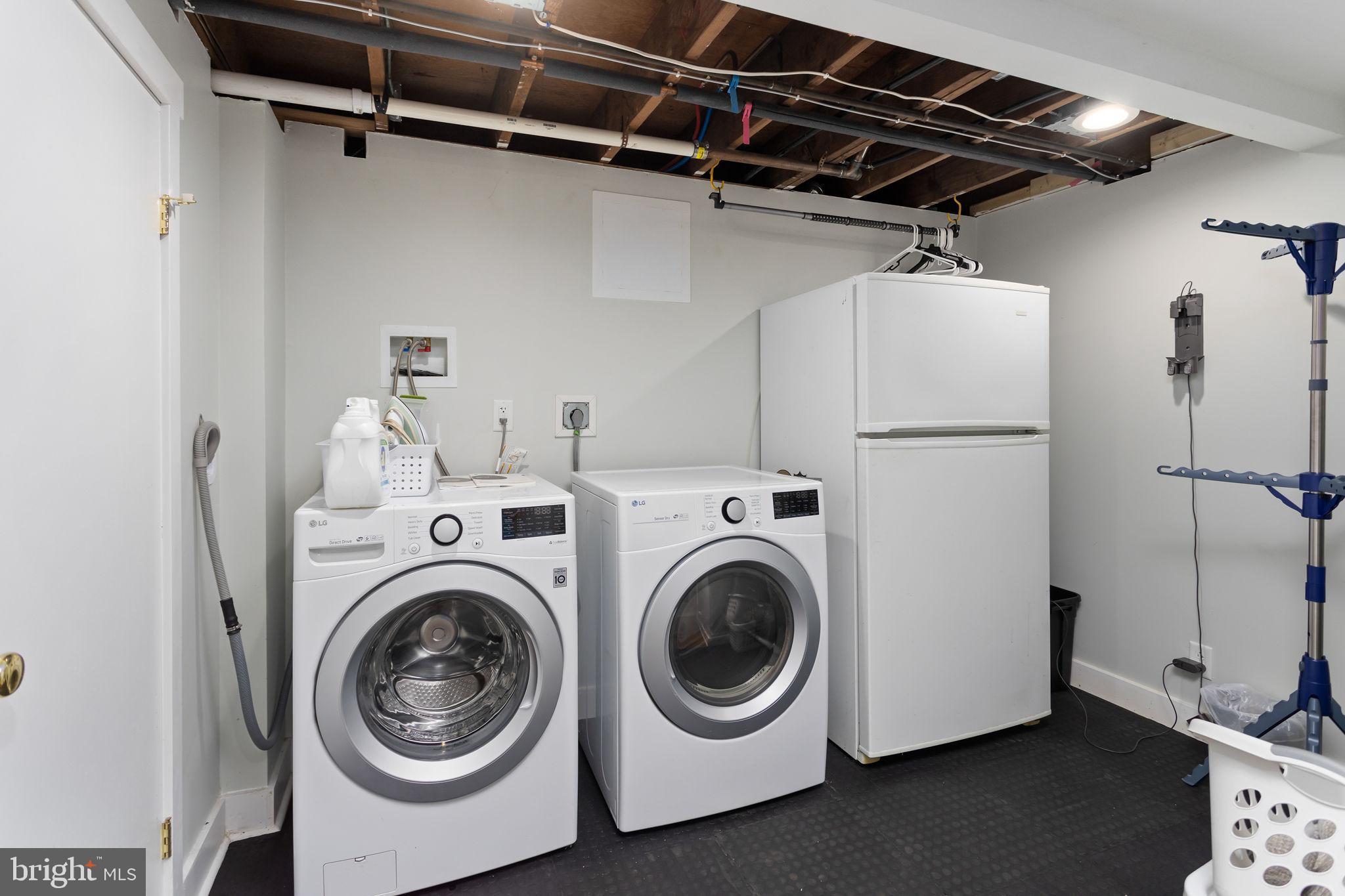 415 Ellisdale Road Chesterfield, NJ 08515 - Photo 28 of 47 a utility room with dryer and washer