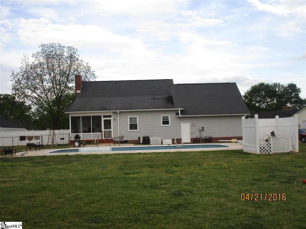 403 Pinnacle Court Easley, SC 29642 - Photo 2 of 16