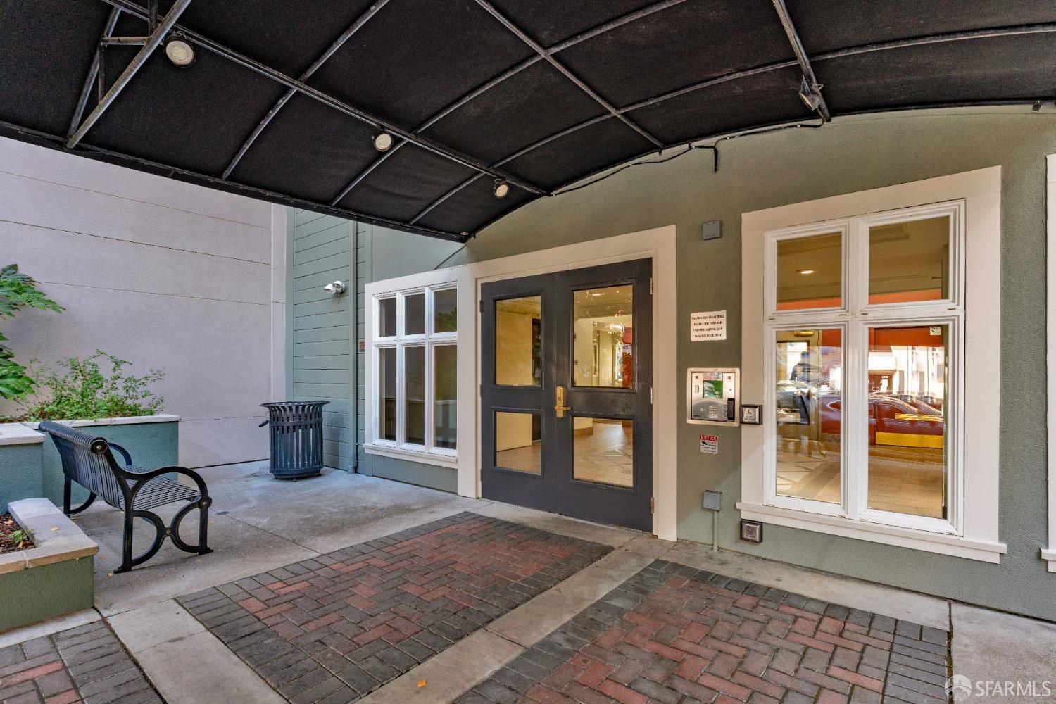 555 10th Street, Unit 102 Oakland, CA 94607 - Photo 31 of 38