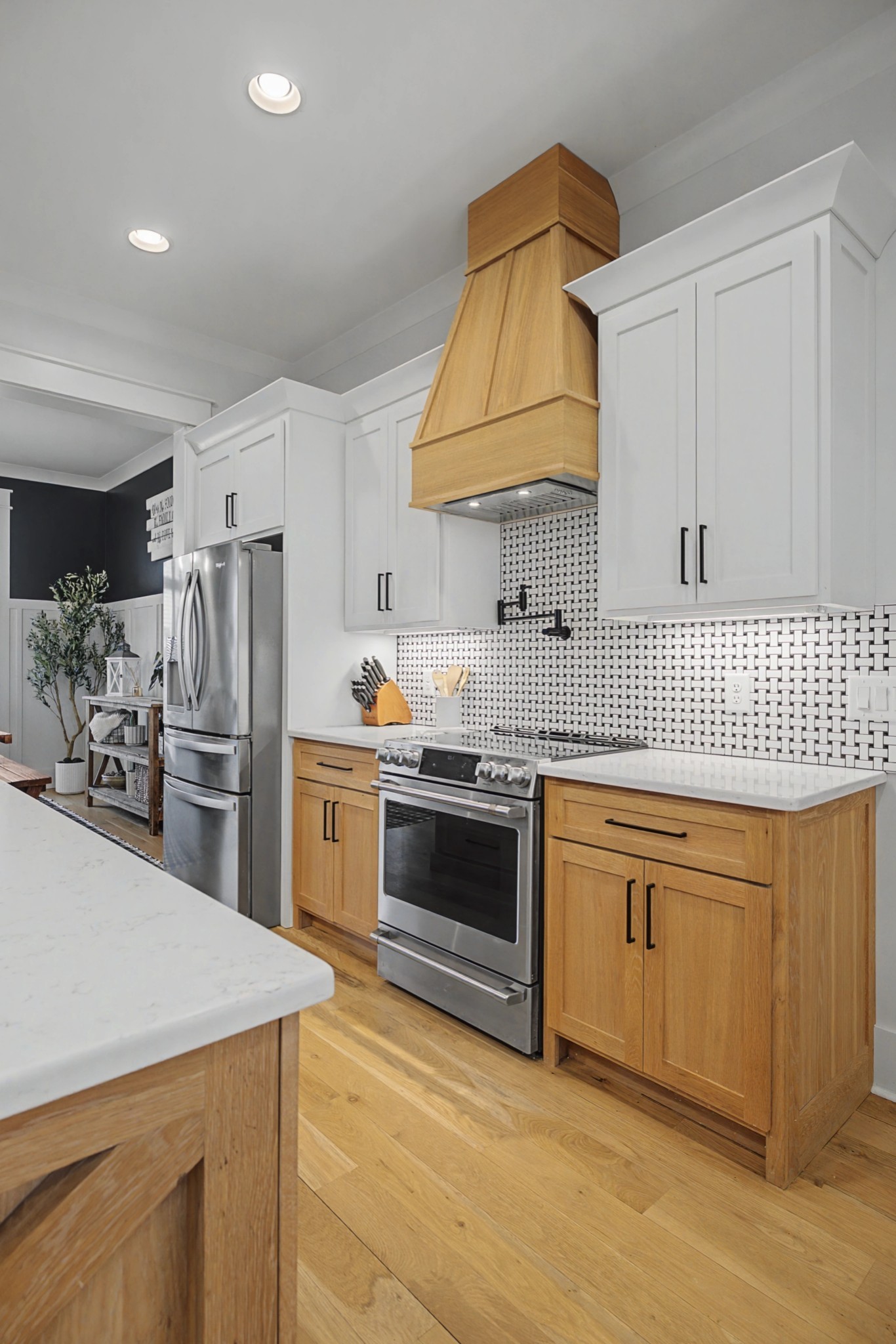 110 Squire Jones Road Bell Buckle, TN 37020 - Photo 15 of 50 a kitchen with stainless steel appliances a stove a sink and a refrigerator