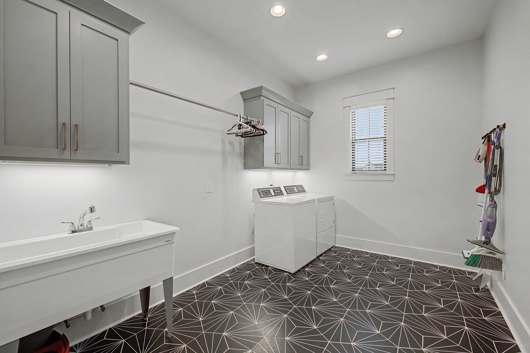 110 Squire Jones Road Bell Buckle, TN 37020 - Photo 22 of 50 a bathroom with a sink toilet and shower