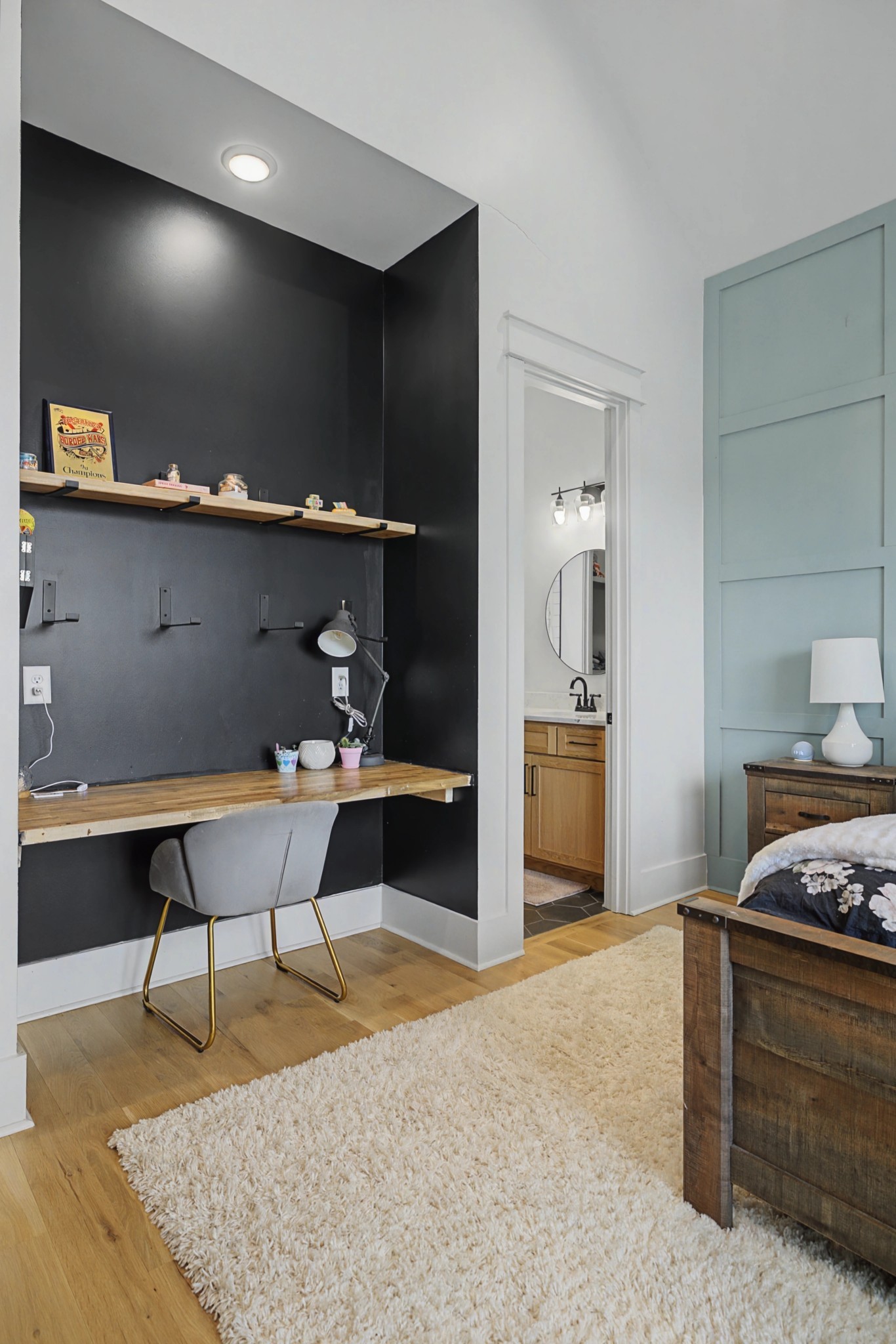 110 Squire Jones Road Bell Buckle, TN 37020 - Photo 41 of 50 a living room with furniture