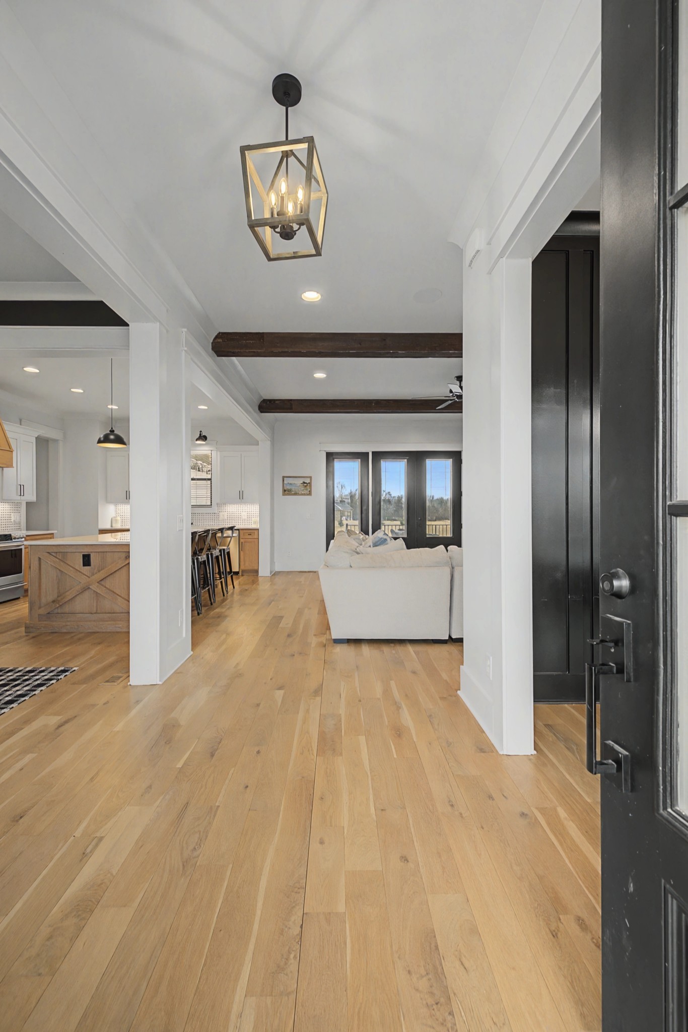 110 Squire Jones Road Bell Buckle, TN 37020 - Photo 6 of 50 a view of a livingroom with a furniture