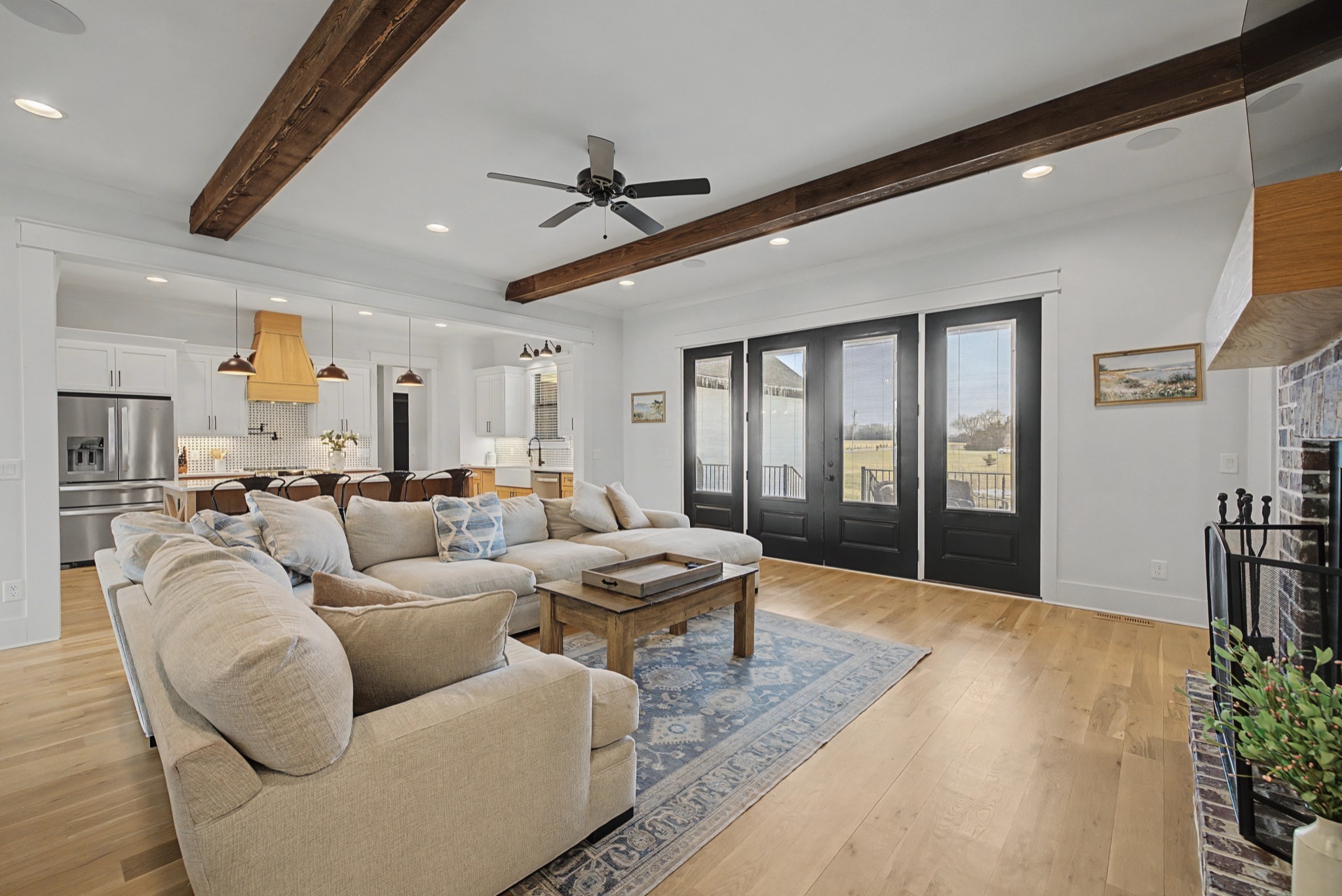 110 Squire Jones Road Bell Buckle, TN 37020 - Photo 10 of 50 a living room with furniture