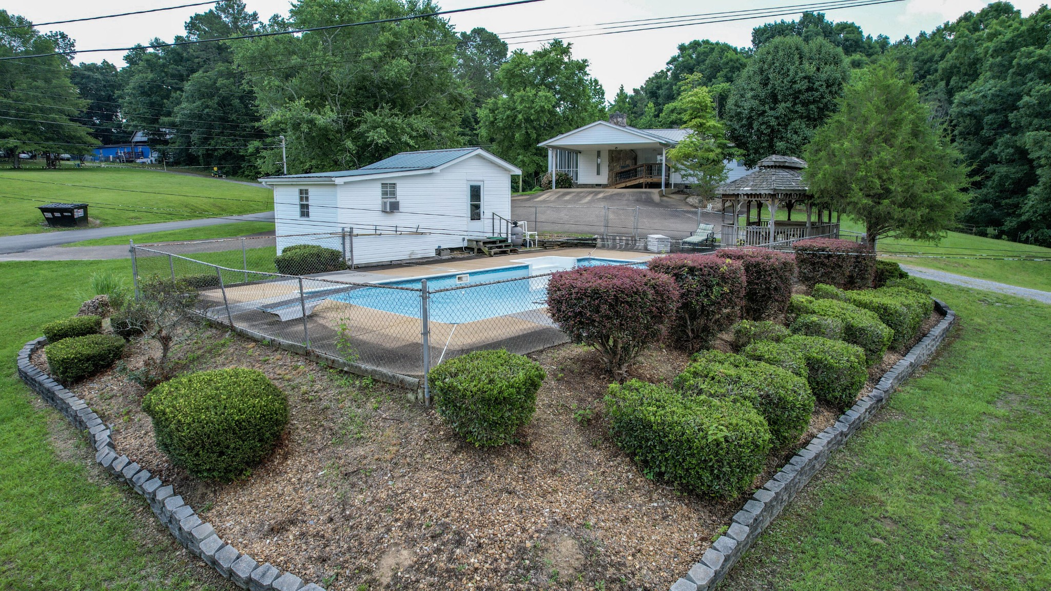 428 Caldwell Road Southeast Cleveland, TN 37323 - Photo 8 of 91 a view of a house with backyard sitting area and garden