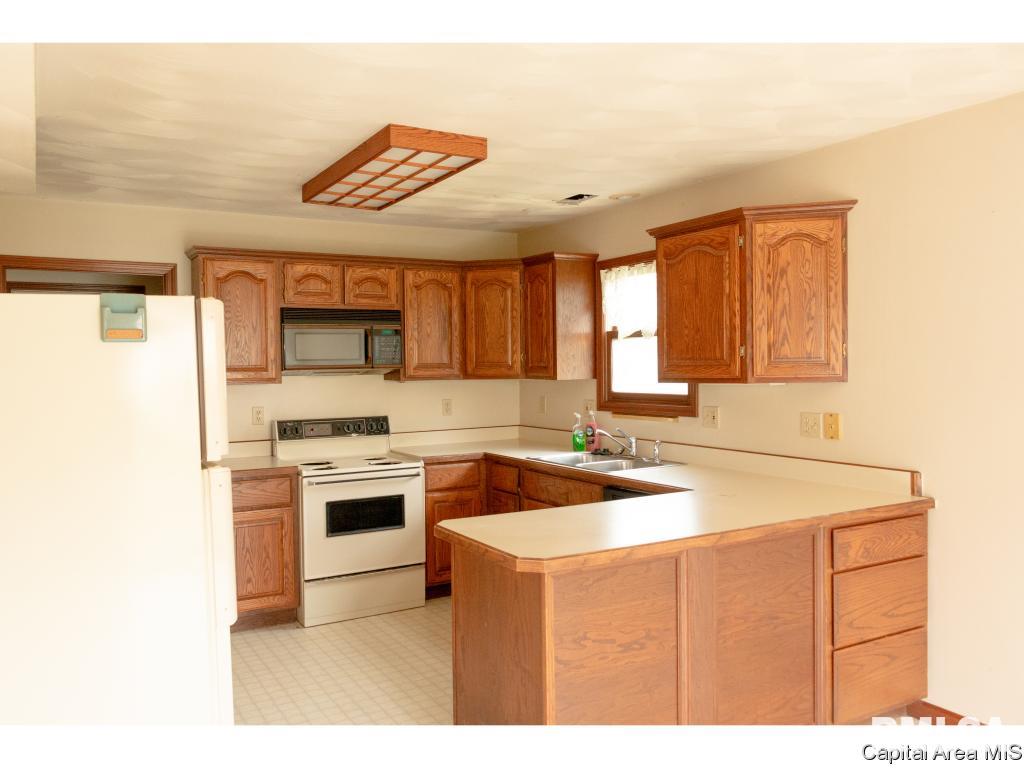 2100 Sunstone Court Springfield, IL 62704 - Photo 9 of 18 Gallery Image 9