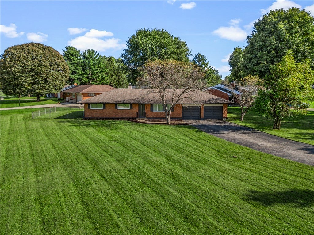 1072 Yellowstone Road Xenia, OH 45385 - Photo 2 of 30 Gallery Image 2
