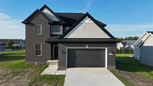 $397,999 | 10222 Hunt Drive, Davison, MI 48423