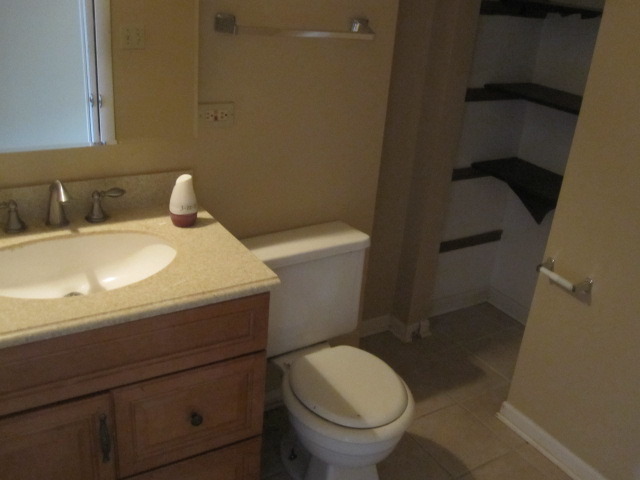 270 East Rimini Court, Unit 270 Palatine, IL 60067 - Photo 12 of 25