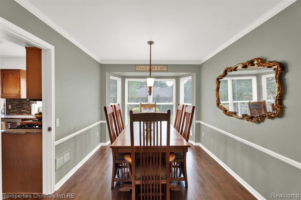 642 Whitney Drive Rochester Hills, MI 48307 - Photo 8 of 39