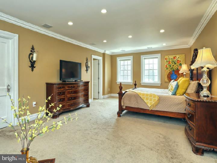 800 Golf View Road Moorestown, NJ 08057 - Photo 13 of 25 Master Bedroom