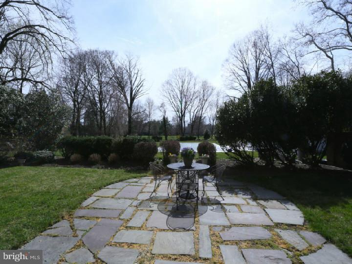 800 Golf View Road Moorestown, NJ 08057 - Photo 23 of 25 Patio