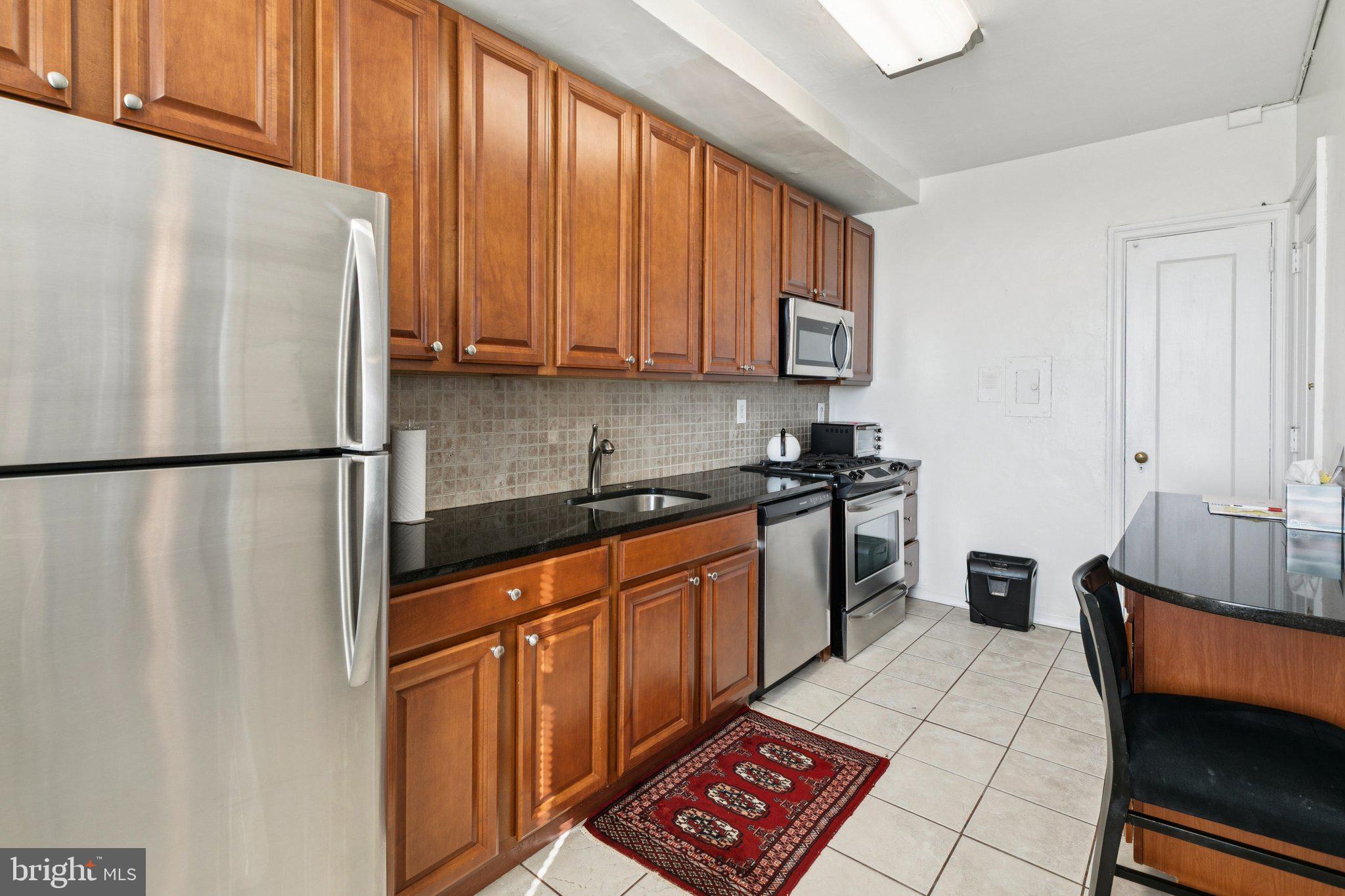 2031 Locust Street, Unit 1701 Philadelphia, PA 19103 - Photo 4 of 20
