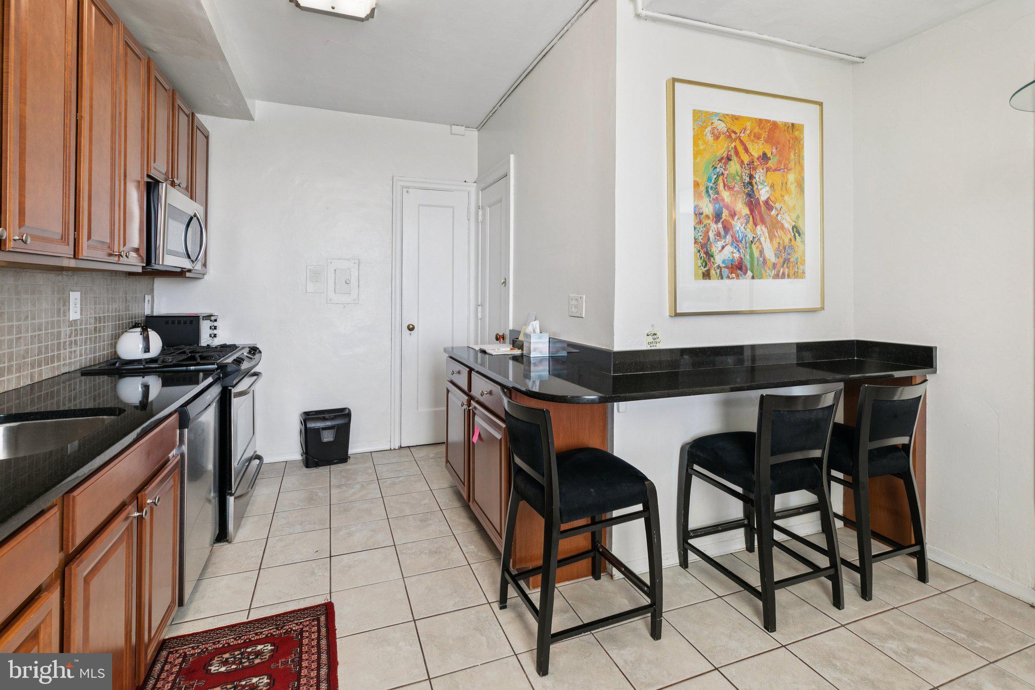 2031 Locust Street, Unit 1701 Philadelphia, PA 19103 - Photo 6 of 20