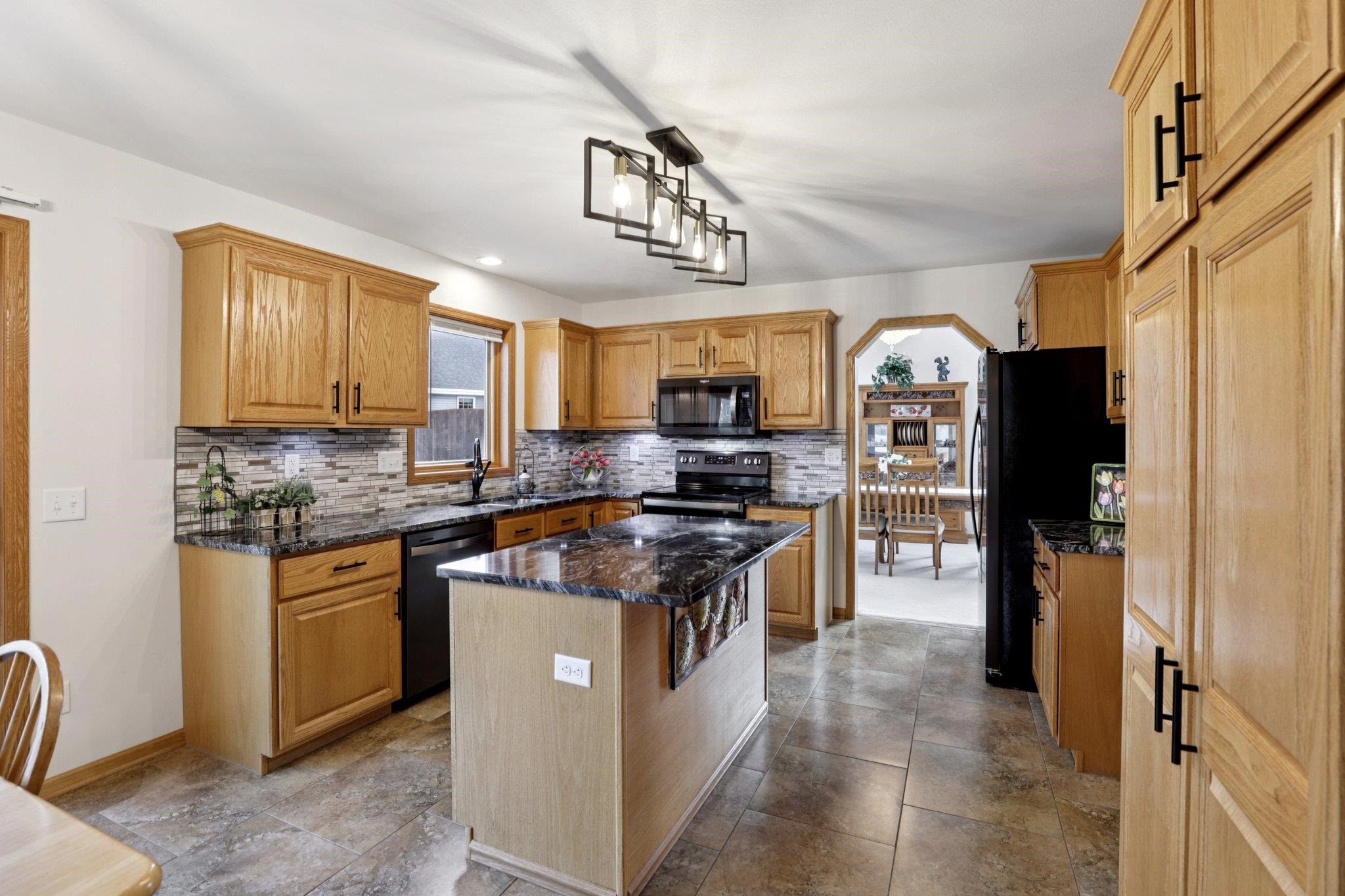 901 Innisbrook Court Waunakee, WI 53597 - Photo 10 of 72