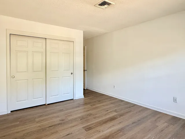 $1,800 | 9 Concorde Way, Unit B3, Windsor Locks, CT 06096