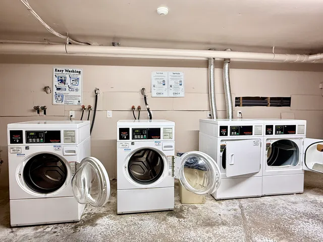 $1,800 | 9 Concorde Way, Unit B3, Windsor Locks, CT 06096