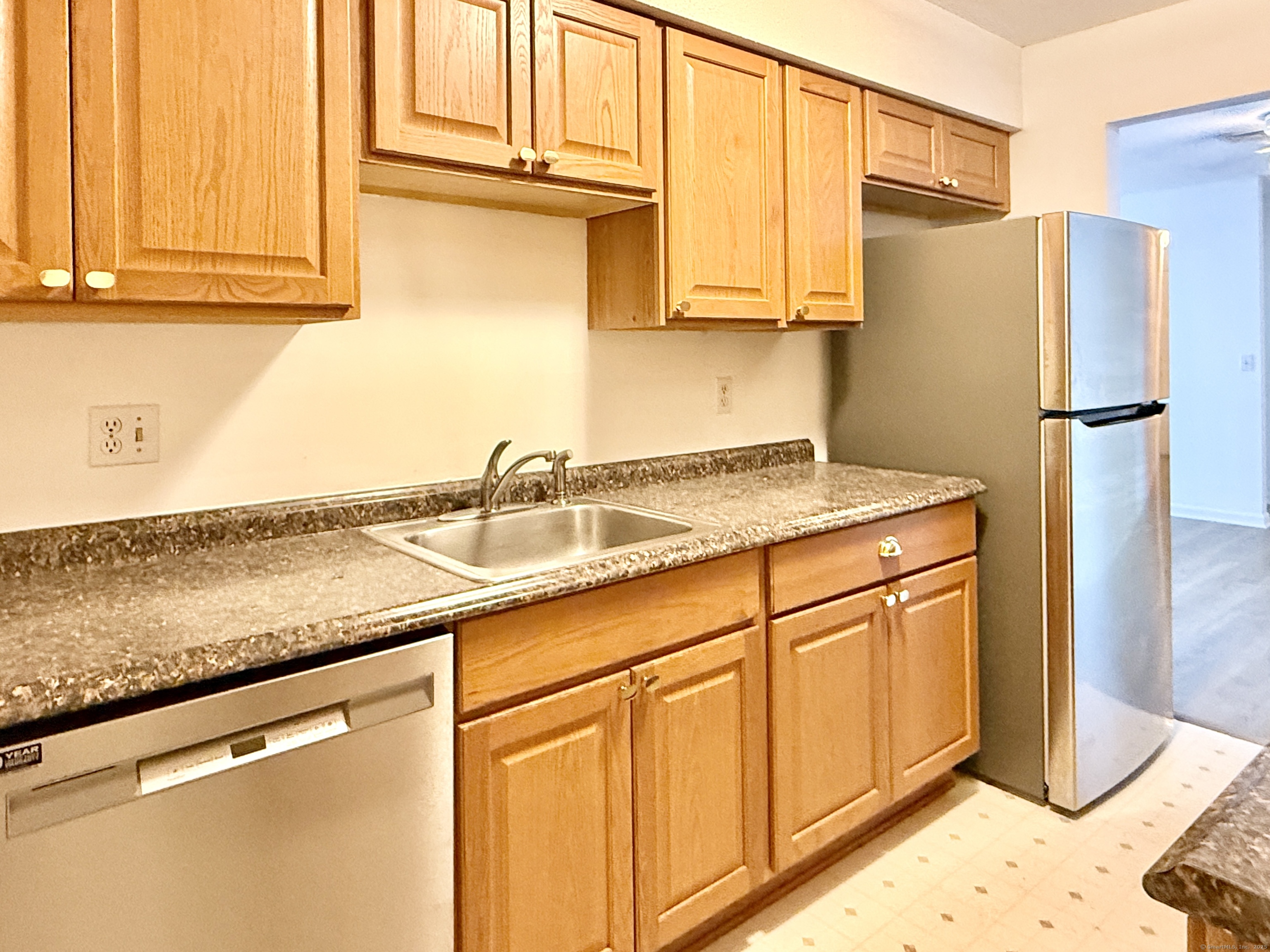 9 Concorde Way, Unit B3 Windsor Locks, CT 06096 - Photo 4 of 30