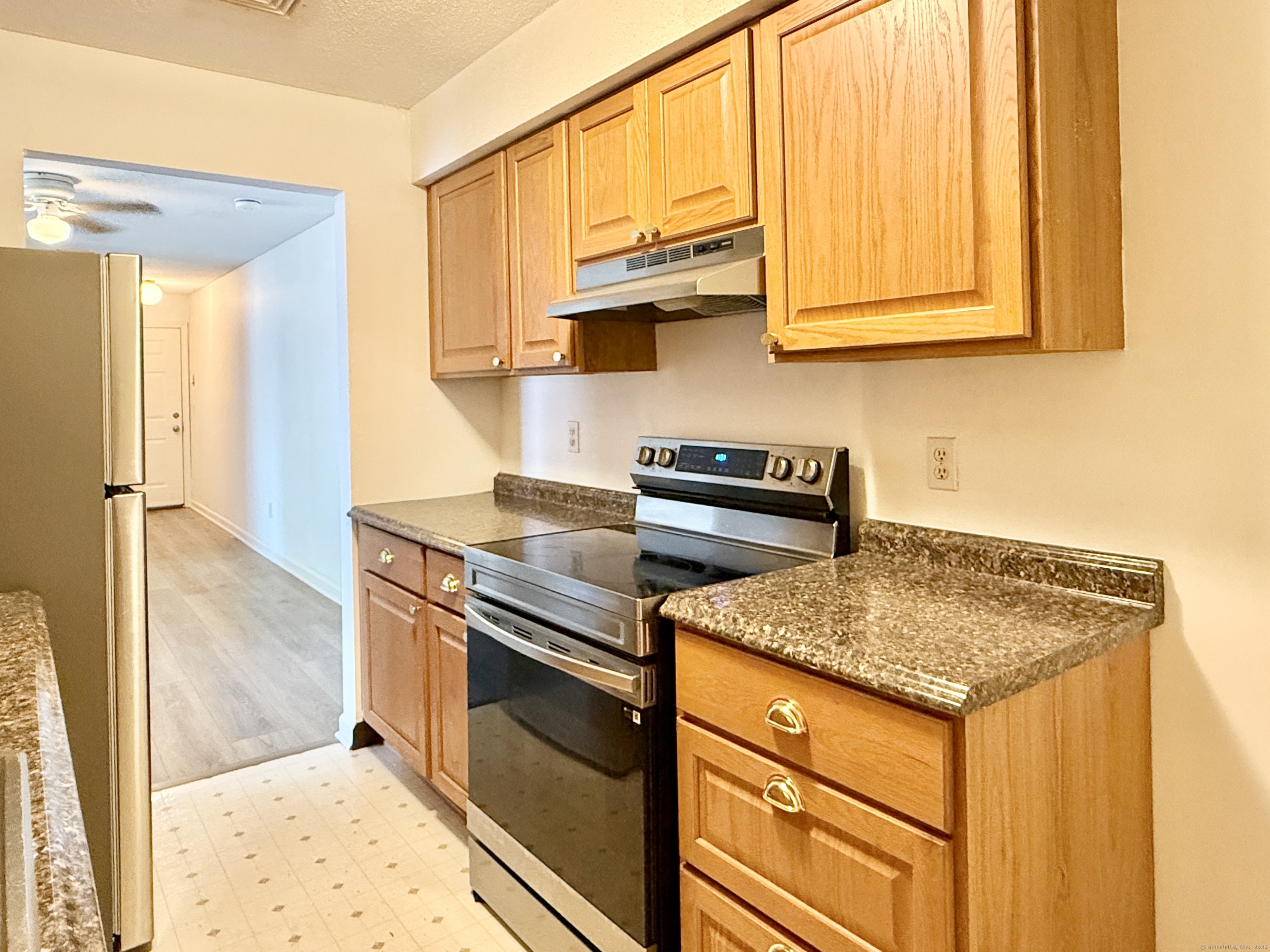 9 Concorde Way, Unit B3 Windsor Locks, CT 06096 - Photo 5 of 30