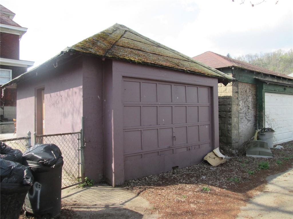 1109 12th Street McKees Rocks, PA 15136 - Photo 6 of 7