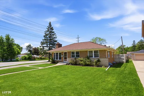$549,000 | 2 Washington Street, Glenview, IL 60025
