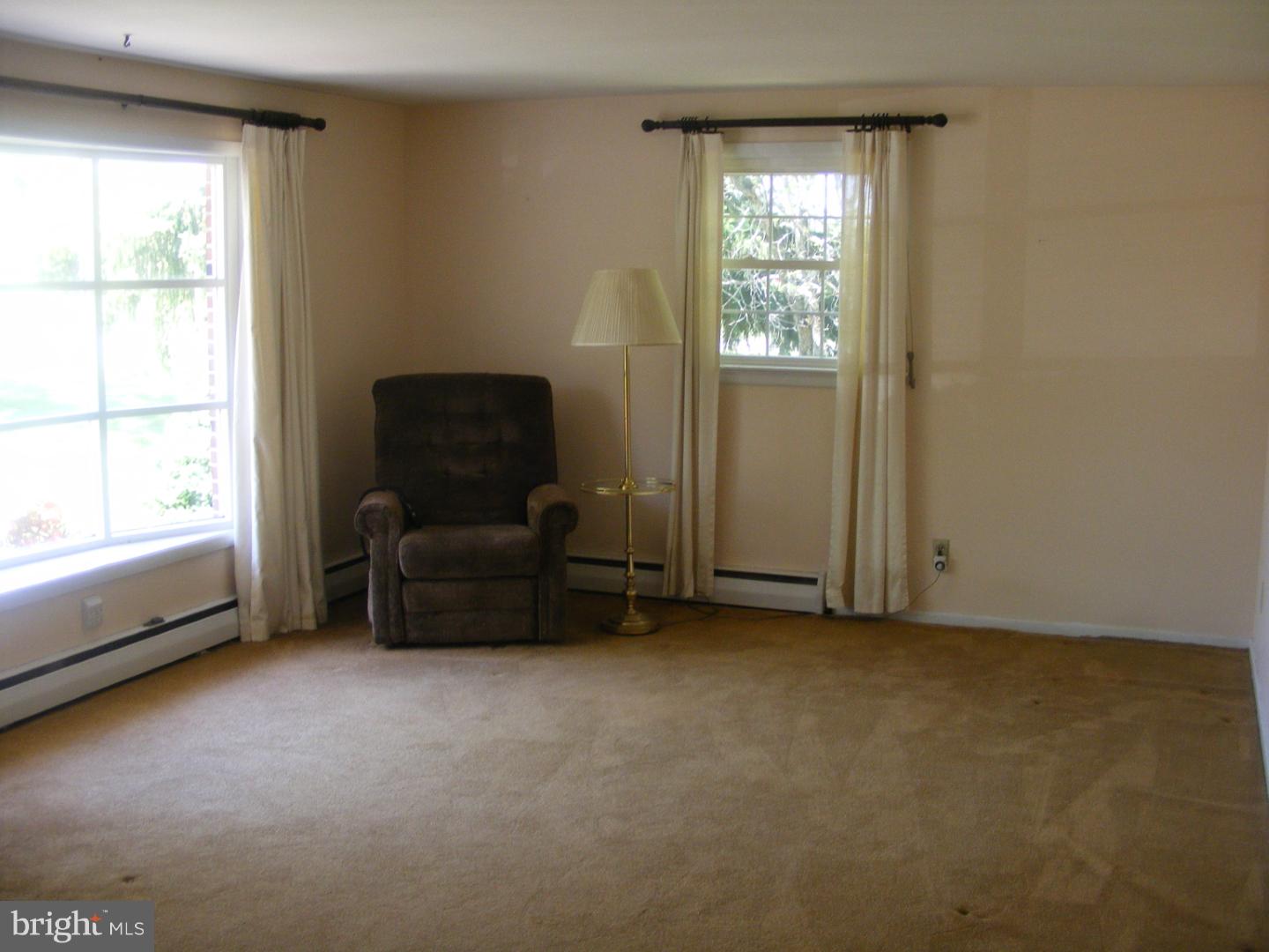 3704 Kings Road Pennsburg, PA 18073 - Photo 3 of 23 Gallery Image 3