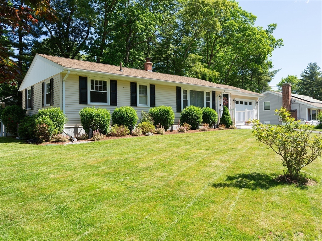 42 Bruce Road Bellingham, MA 02019 - Photo 2 of 38