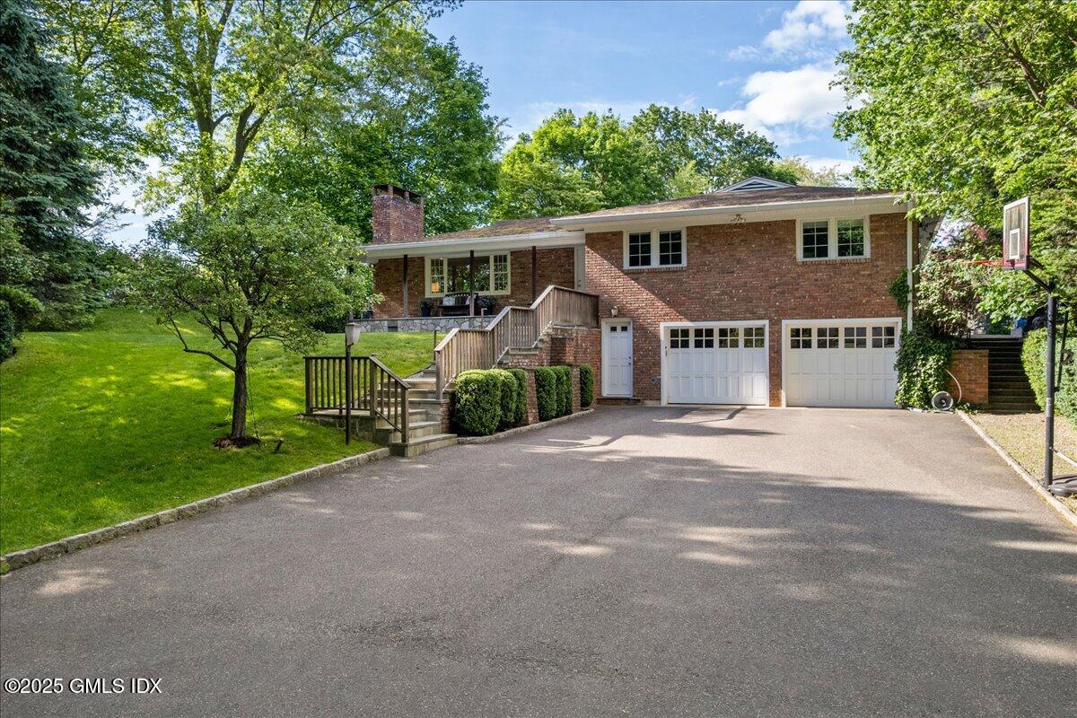 76 Riverside Avenue Riverside, CT 06878 - Photo 2 of 34 76 Riverside Ave