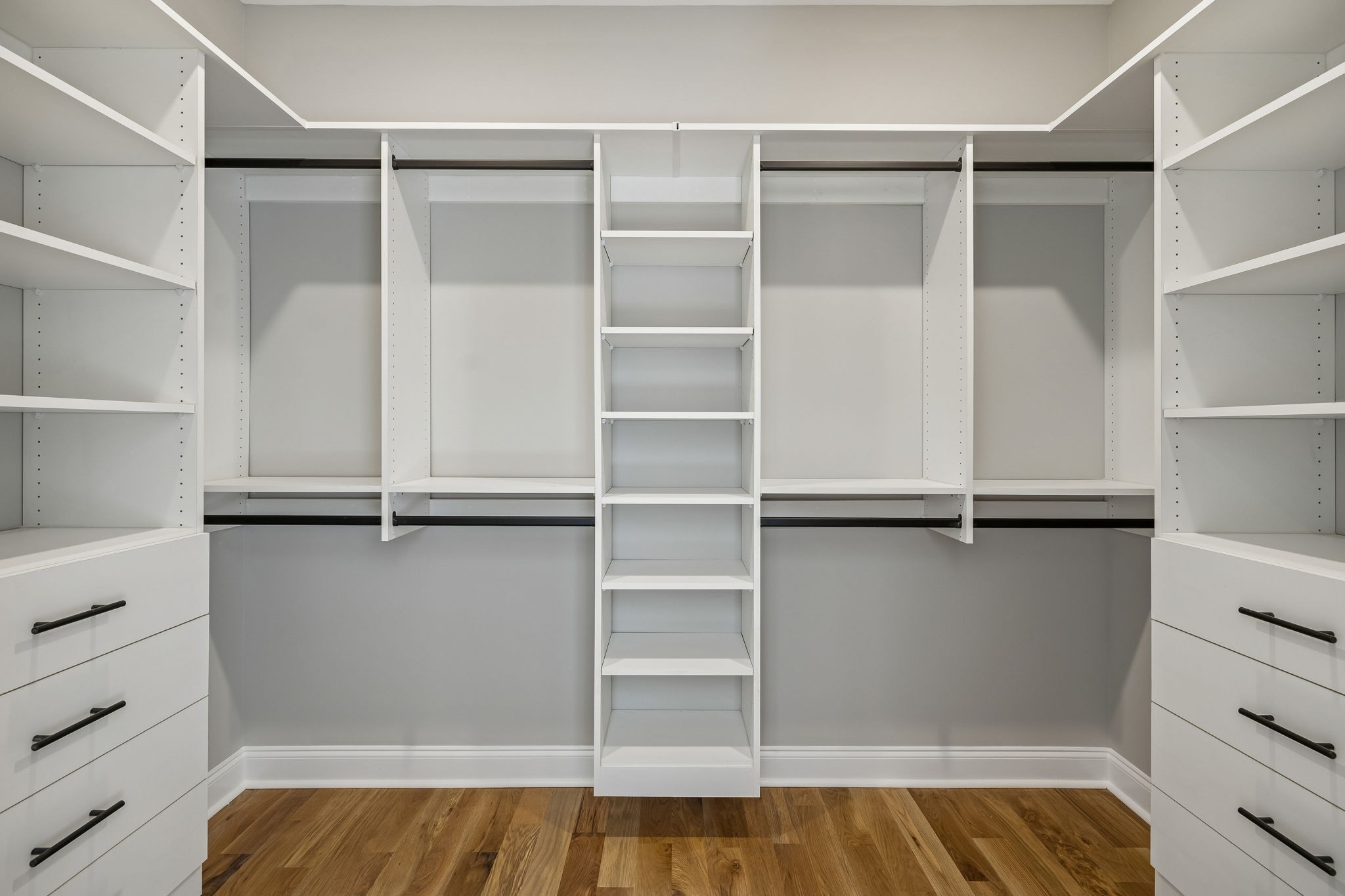 13781 Cainsville Road Lebanon, TN 37090 - Photo 34 of 72 a view of walk in closet with empty racks