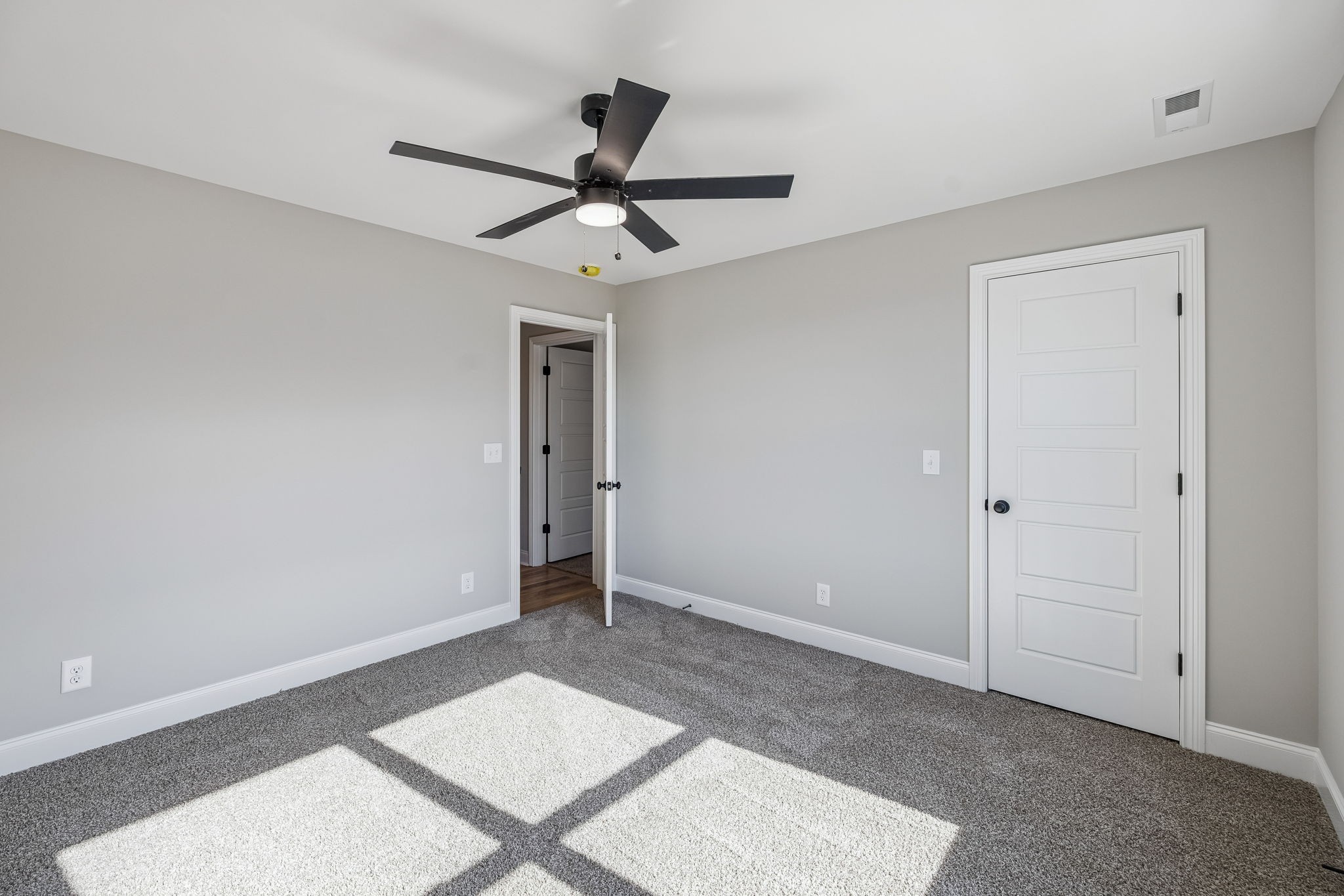 13781 Cainsville Road Lebanon, TN 37090 - Photo 43 of 72 a view of a livingroom with a ceiling fan and entryway