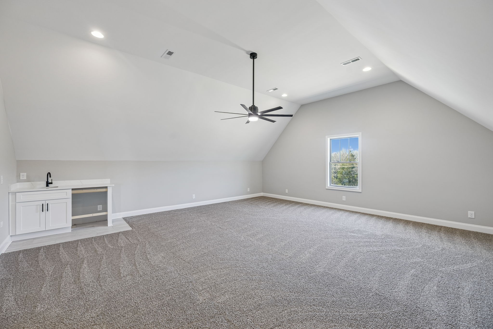 13781 Cainsville Road Lebanon, TN 37090 - Photo 48 of 72 en empty room with windows and ceiling fan