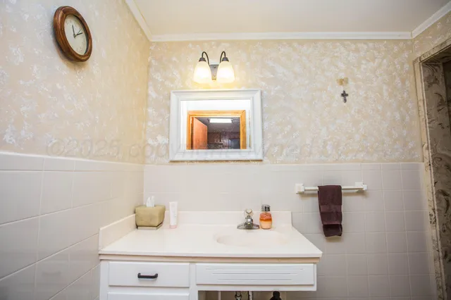 a view of a house with a garage