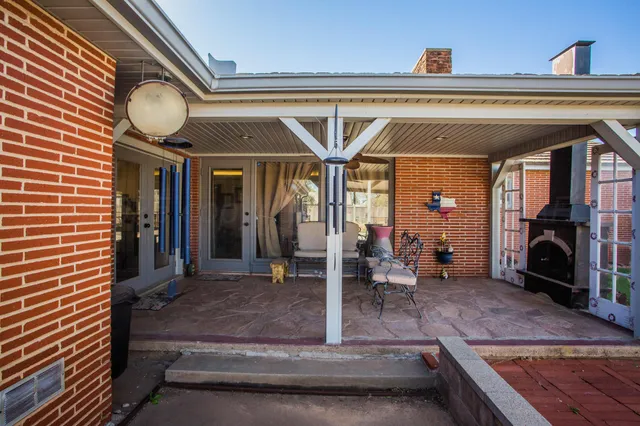 $258,750 | 402 Northwest 6th Street, Tulia, TX 79088