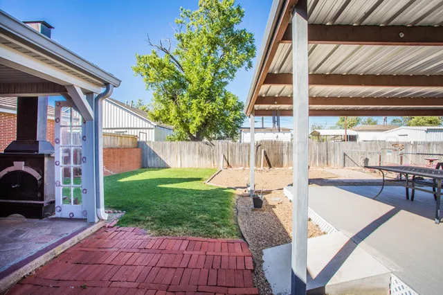 $258,750 | 402 Northwest 6th Street, Tulia, TX 79088