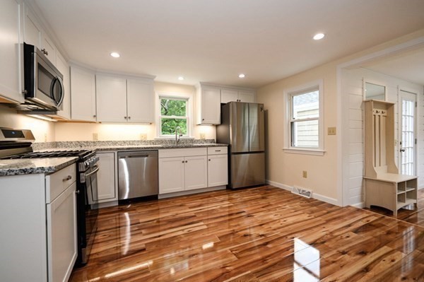 48 Prospect Road Plympton, MA 02367 - Photo 5 of 20 Gallery Image 5