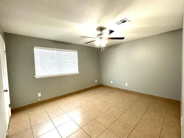 $1,400 | 2916 Maine Avenue, Unit B, Kenner, LA 70065