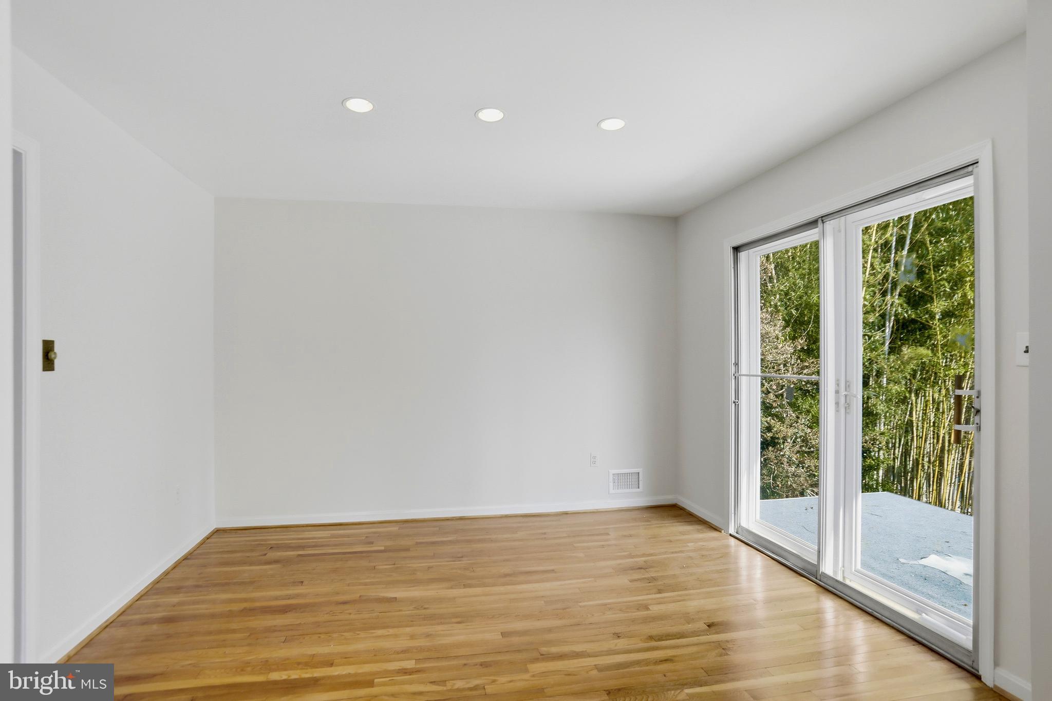 6025 Greeley Boulevard Springfield, VA 22152 - Photo 19 of 40