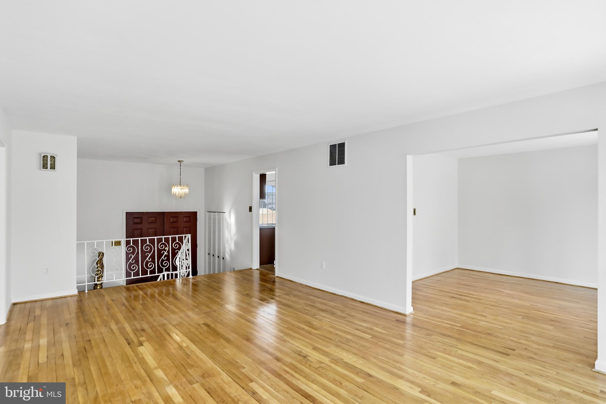 6025 Greeley Boulevard Springfield, VA 22152 - Photo 7 of 40