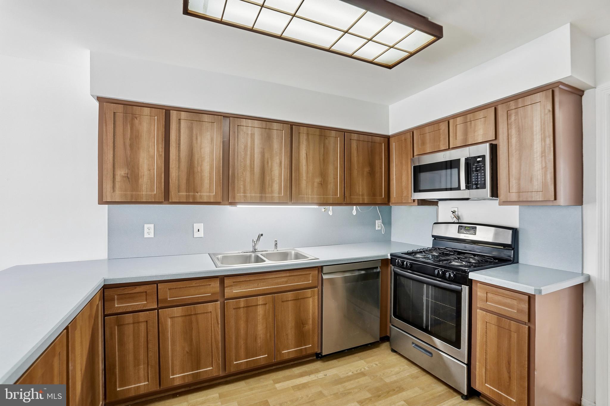 6025 Greeley Boulevard Springfield, VA 22152 - Photo 8 of 40