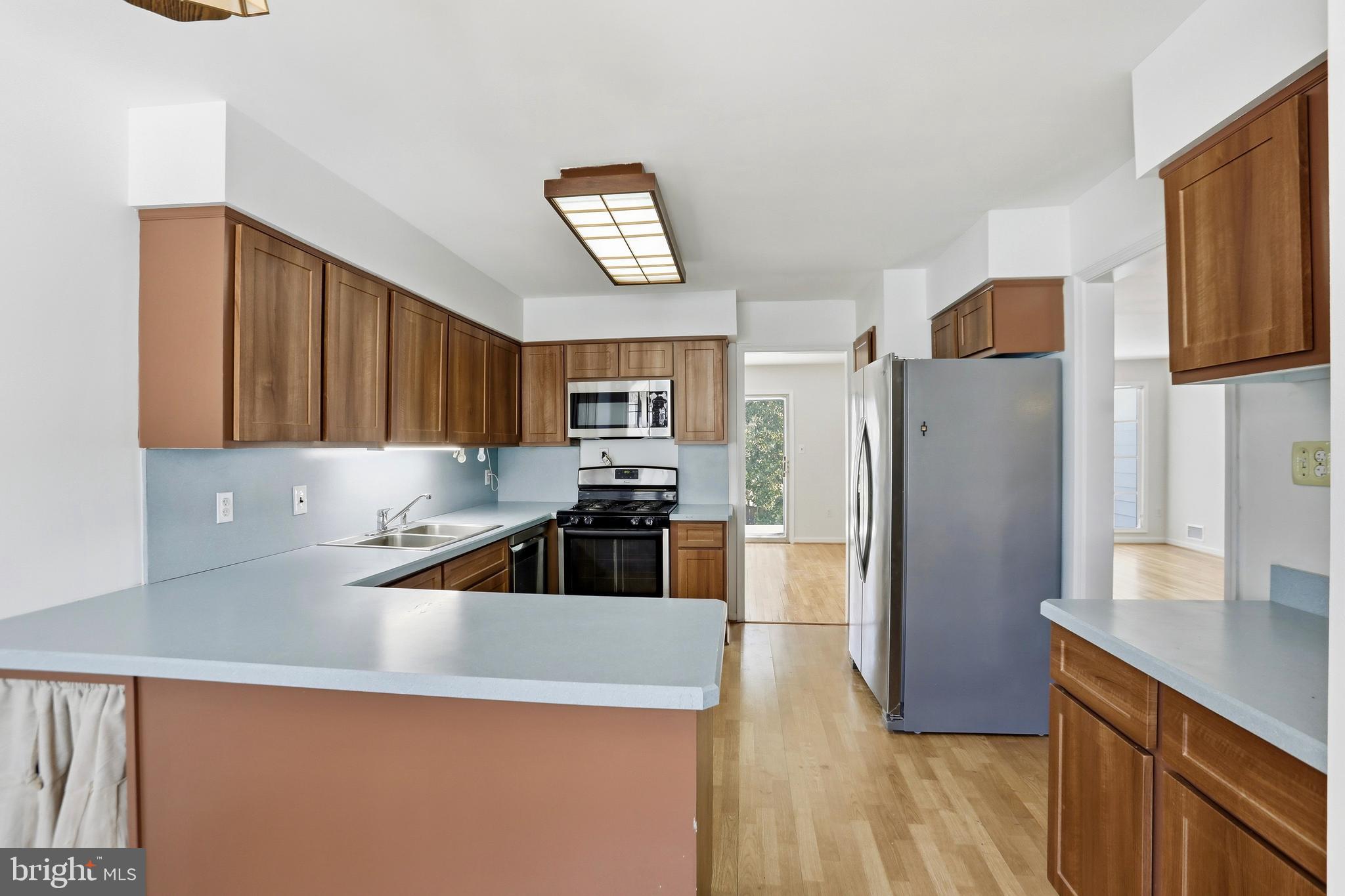 6025 Greeley Boulevard Springfield, VA 22152 - Photo 9 of 40