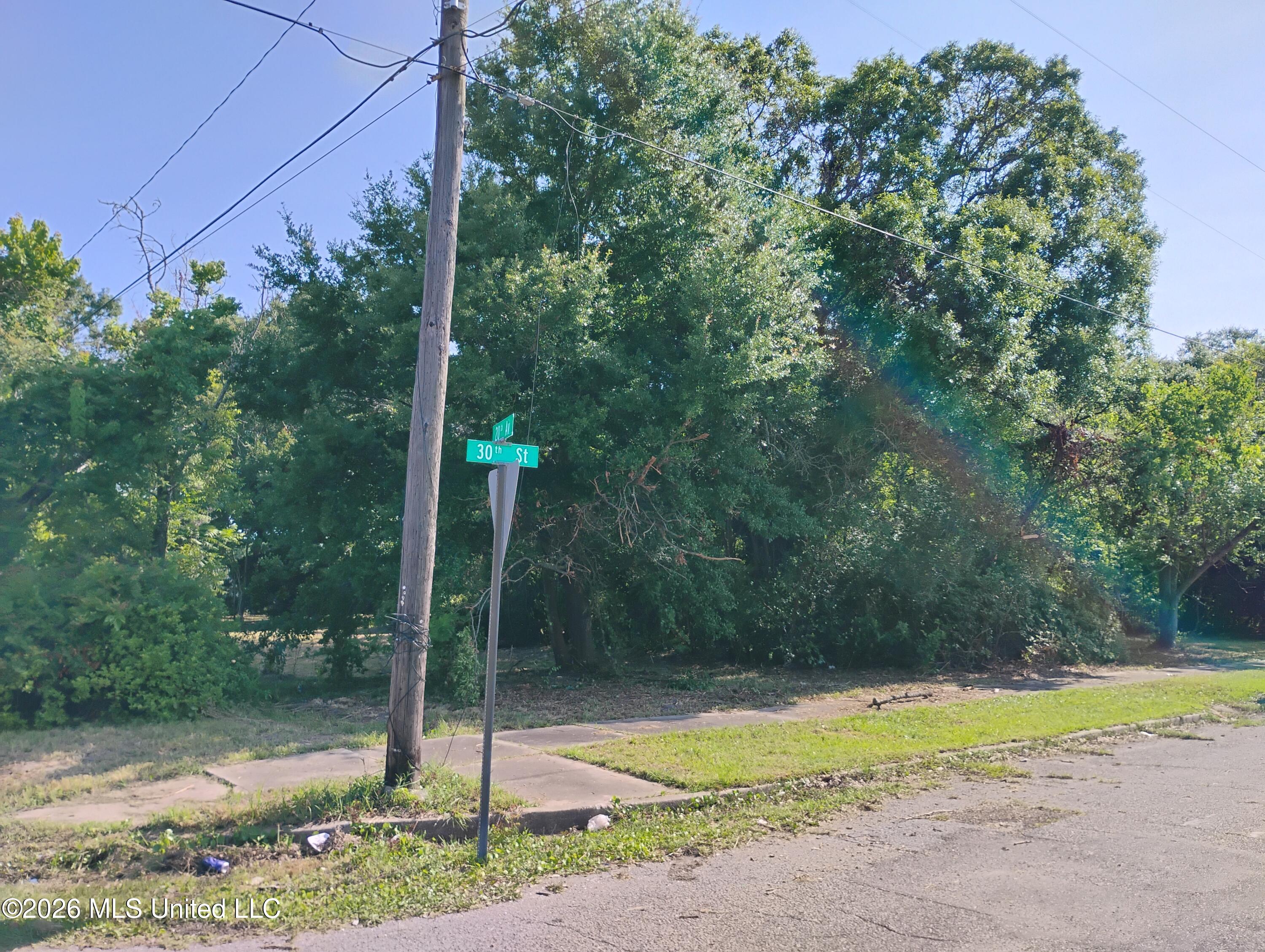 2001 30th Street Gulfport, MS 39501 - Photo 2 of 8 IMG_20250604_163914361_HDR